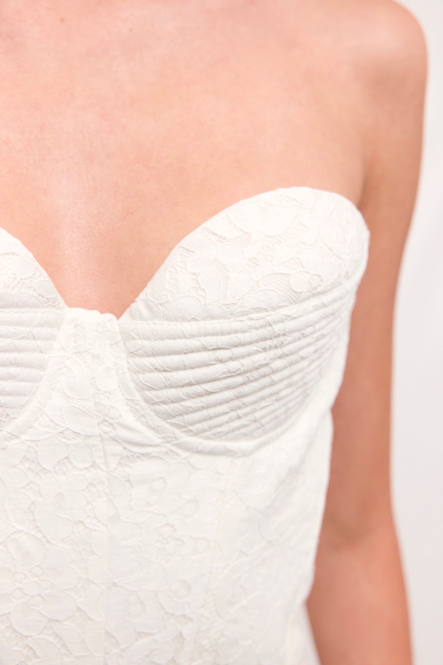 Corset Amira din dantela alba