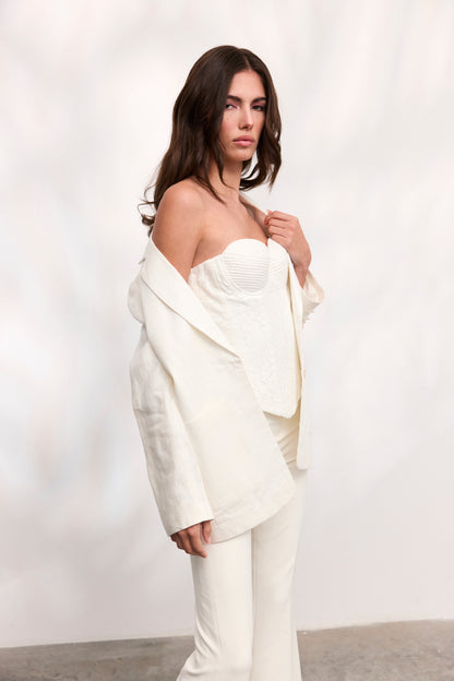 Pantaloni Freesia din crep alb