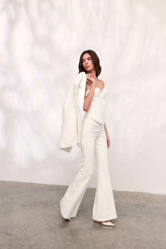 Pantaloni Freesia din crep alb